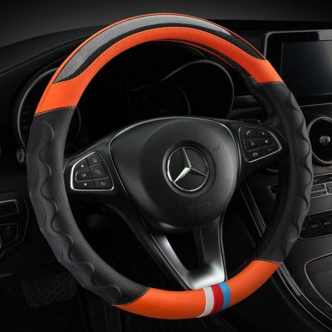 The manufacturer makes a new style handle set, which can be used in four seasons. The steering wheel cover is made of leather, carbon fiber and six colors