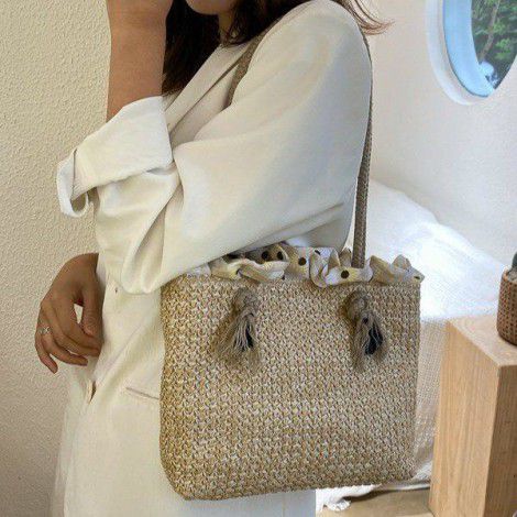 Woven single shoulder women's bag outdoor leisure Women's hand bag summer wholesale foreign trade tidal bag straw woven Bento bag
